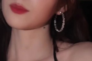 余霜分享化妆视频：今天这个妆容必须持久，仿佛焊接在脸上！